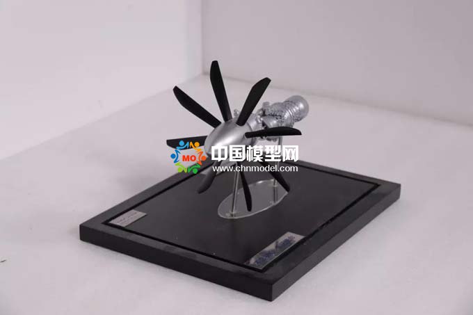 航天發(fā)動(dòng)機(jī)模型