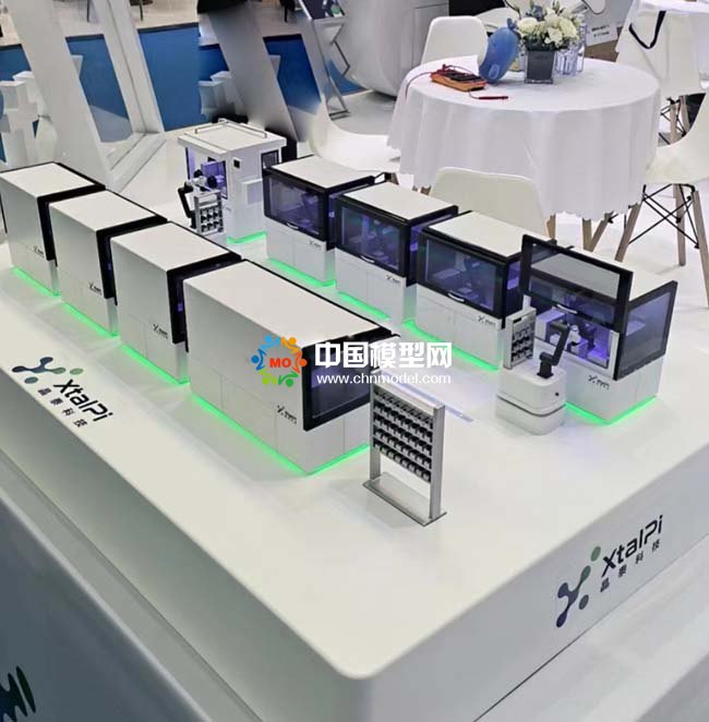 醫(yī)學(xué)智能實(shí)驗(yàn)室模型